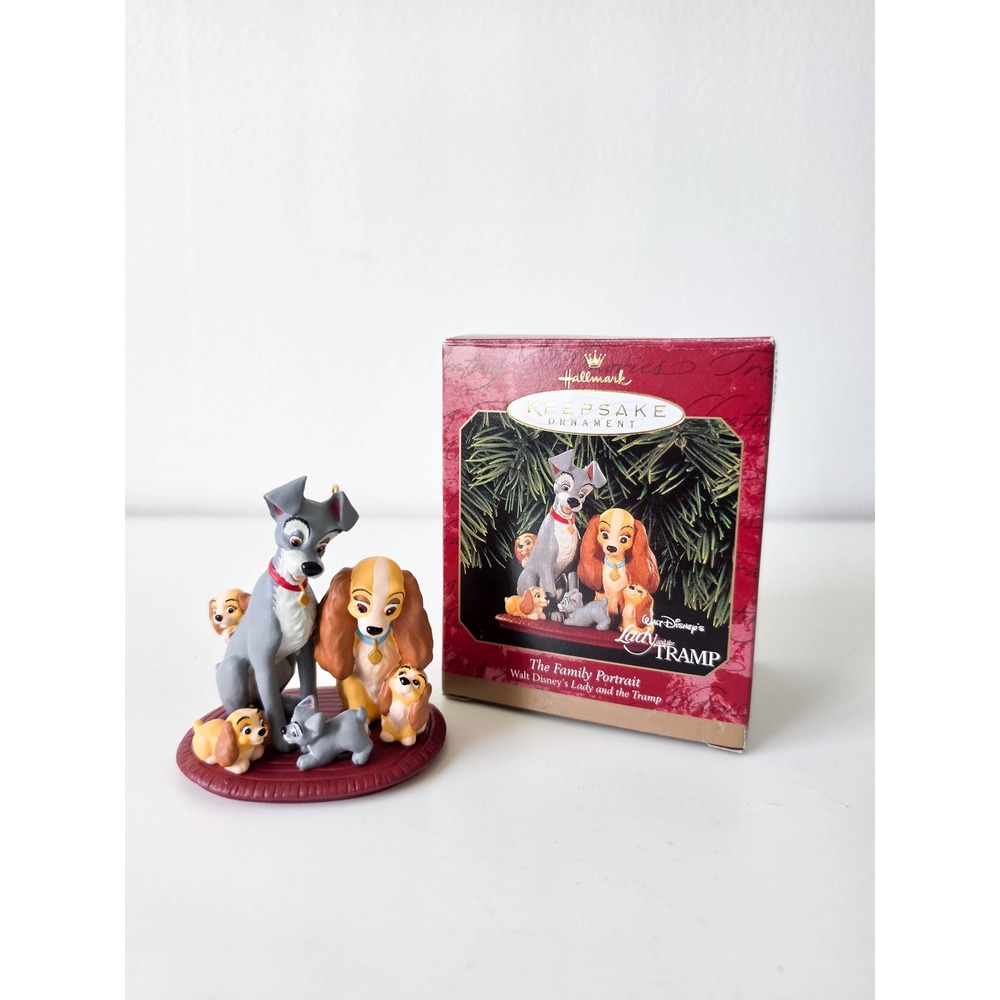 1999 Hallmark Keepsake Ornament Disney Lady and the Tramp The Family Portrait